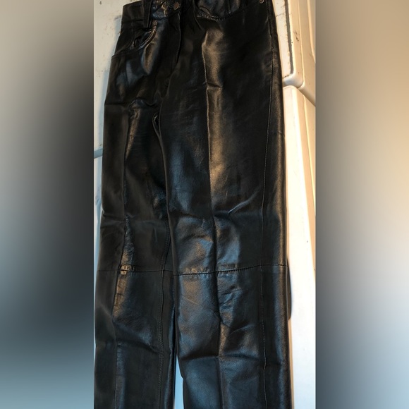 Straight cut, very narrow leather pants - Picture 4 of 8